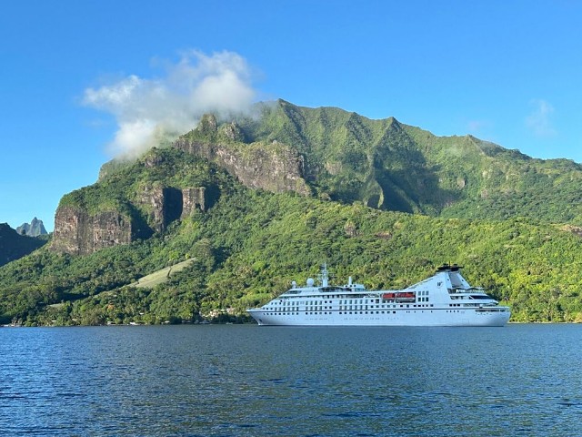 Windstar Breeze Off Moorea
